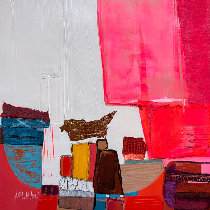 Lau Blou, L’homme caché, acrylic paint, fabric, and gold leaf on canvas, 10 x 10 inches. A row of small blocks in mustard, brown, teal, and red with a copper leaf shape on top, set against a white background with a large pink panel on the right and red along the bottom.