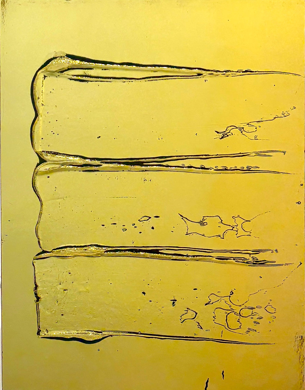 all gold metal liquid wet surface with three swipes horizontal texture paint shiny metallic 